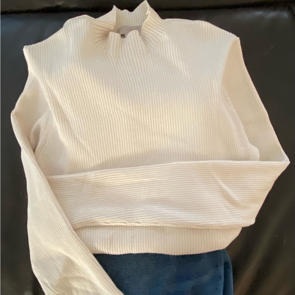 Neutral Long Sleeve Ribbed Sweater-BRAND NEW!